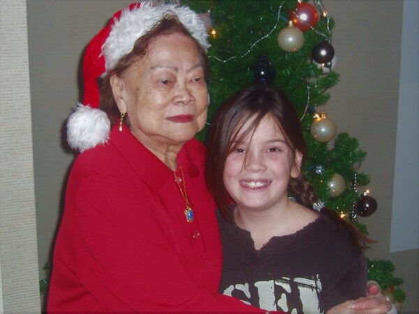 Rowan met haar oma (2005)
